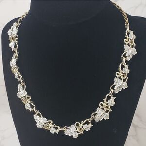 SARAH COVENTRY Vintage Mixed Metals Leaf Design Necklace